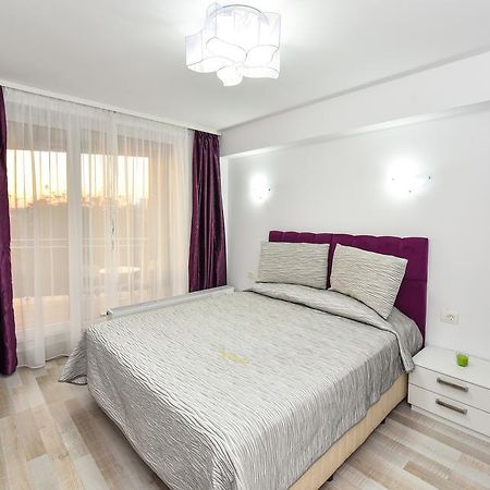 Pierre Cardin Deluxe Apartment With Terrace By Magniflex บูคาเรสต์ ภายนอก รูปภาพ