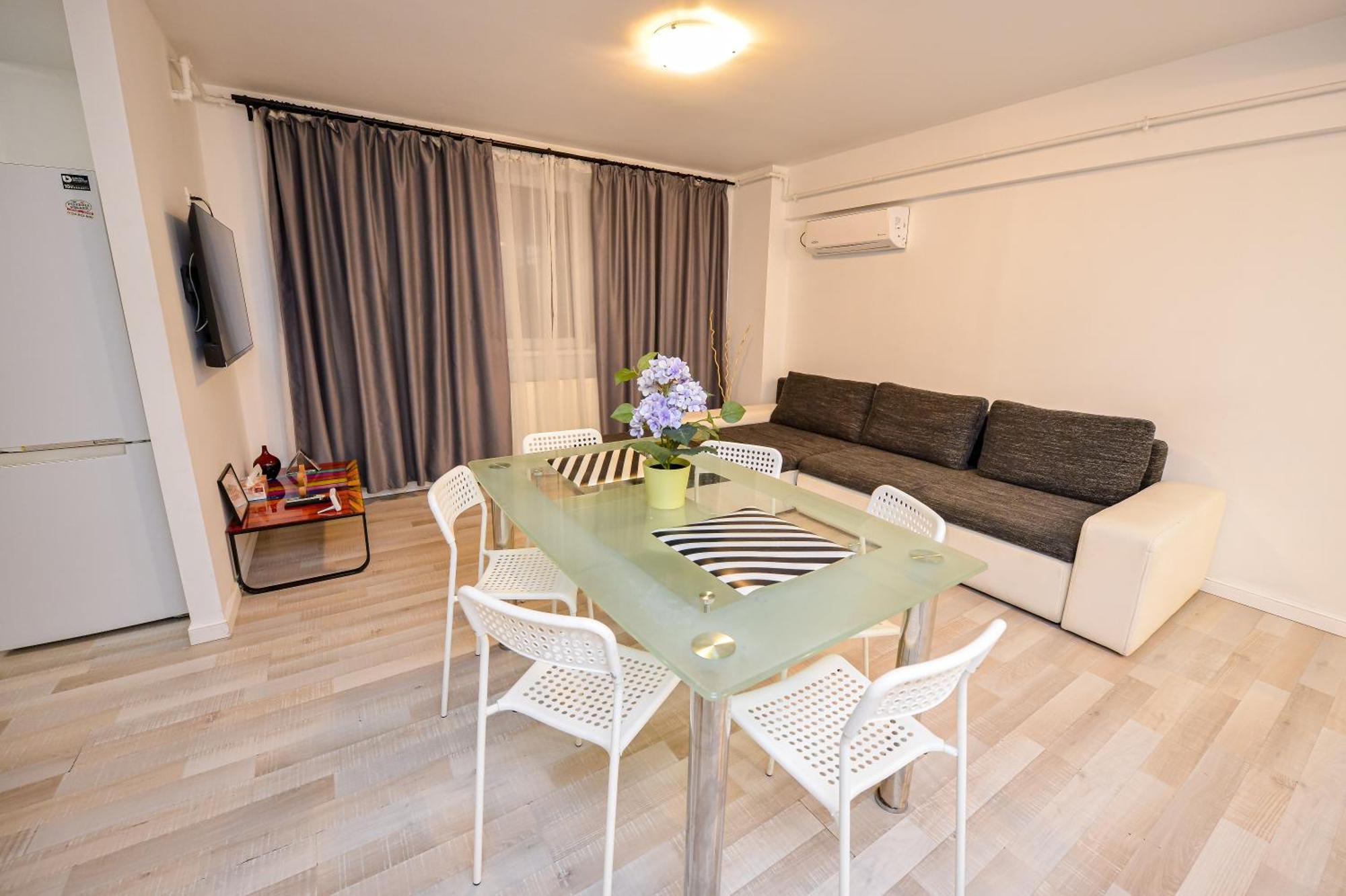 Pierre Cardin Deluxe Apartment With Terrace By Magniflex บูคาเรสต์ ภายนอก รูปภาพ